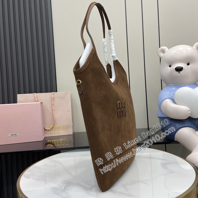 MIU MIU專櫃繆繆最新款hobo托特燈芯絨腋下包 jh2743型號：5BG231